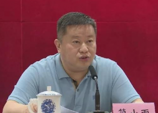 中央紀(jì)委的這則通報(bào)，釋放了掃黑除惡的重要信號(hào)