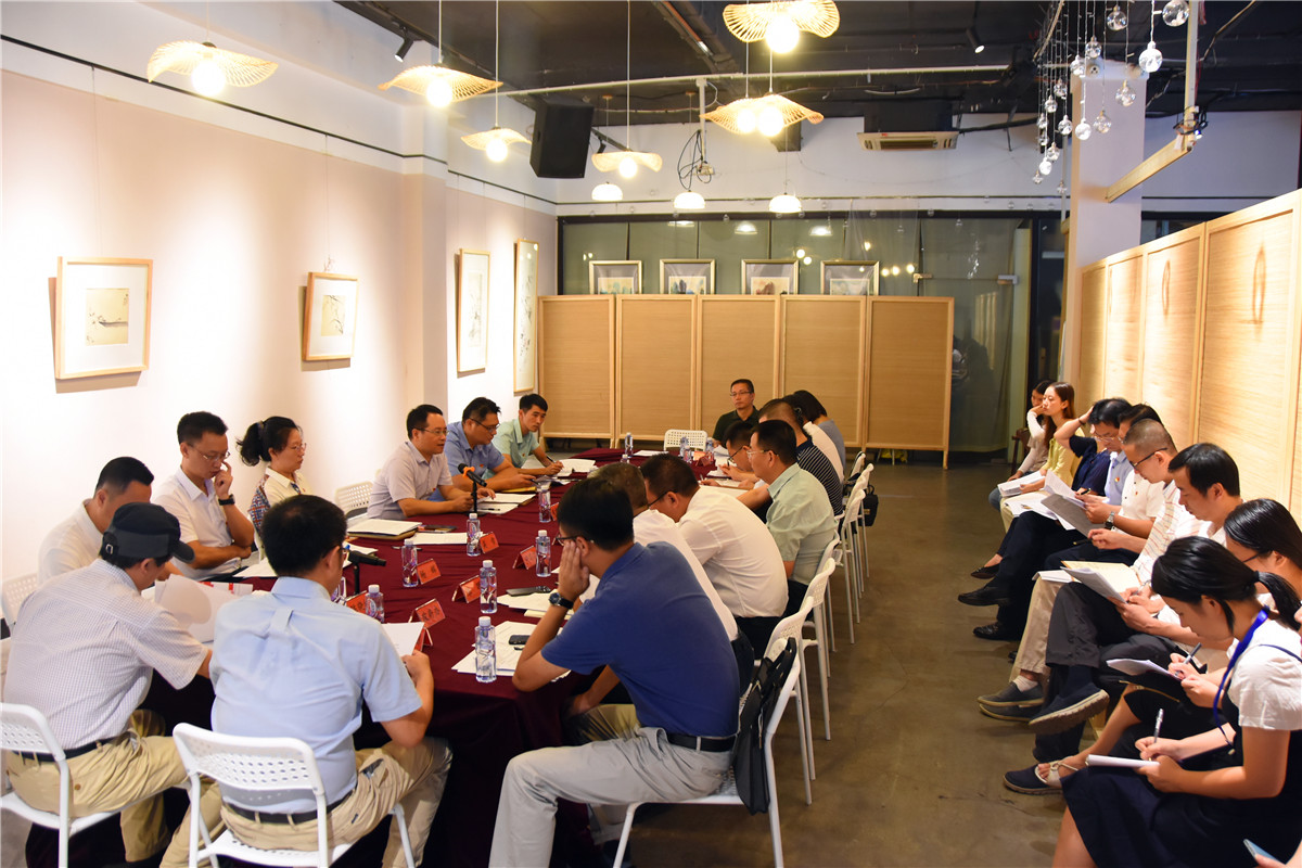 鼓樓區(qū)政府黨組班子“不忘初心、牢記使命”主題教育“踐行初心使命”專題現(xiàn)場(chǎng)學(xué)習(xí)研討會(huì)召開