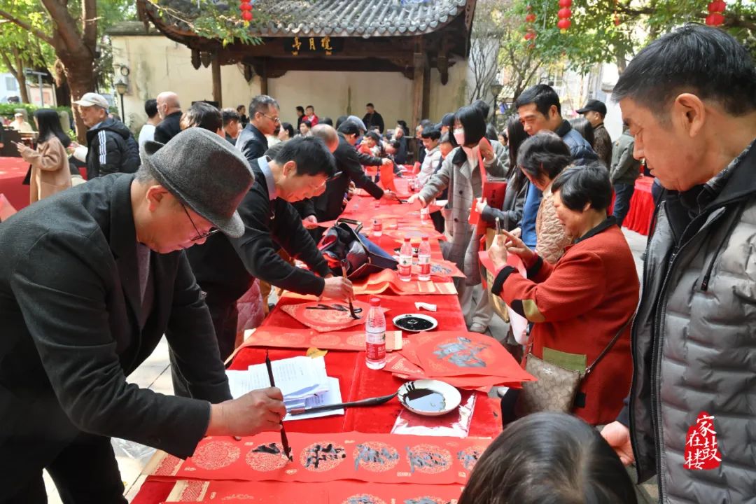 【網(wǎng)絡(luò)中國(guó)節(jié)·春節(jié)】翰墨飄香迎新春！今天，鼓樓這里福氣滿滿！