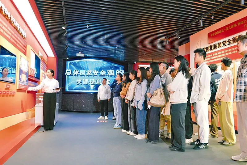 堅定不移貫徹總體國家安全觀 以高水平安全護航中國式現代化
