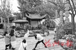 南后街北入口古典戲臺　成新網紅打卡點